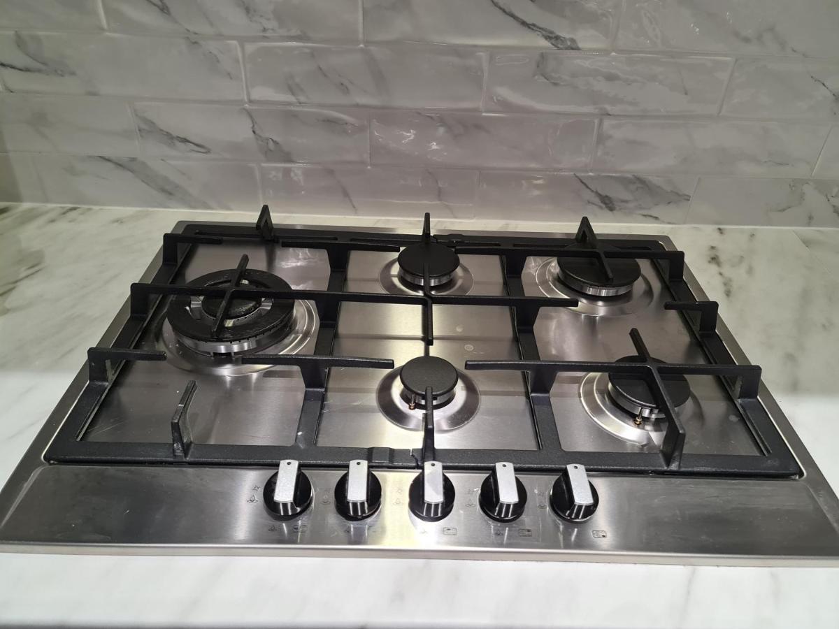 Whole House - 4 Bedrooms - Parking - Sleeps 8 伯明翰 外观 照片