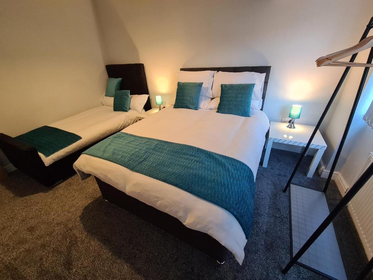 Whole House - 4 Bedrooms - Parking - Sleeps 8 伯明翰 外观 照片
