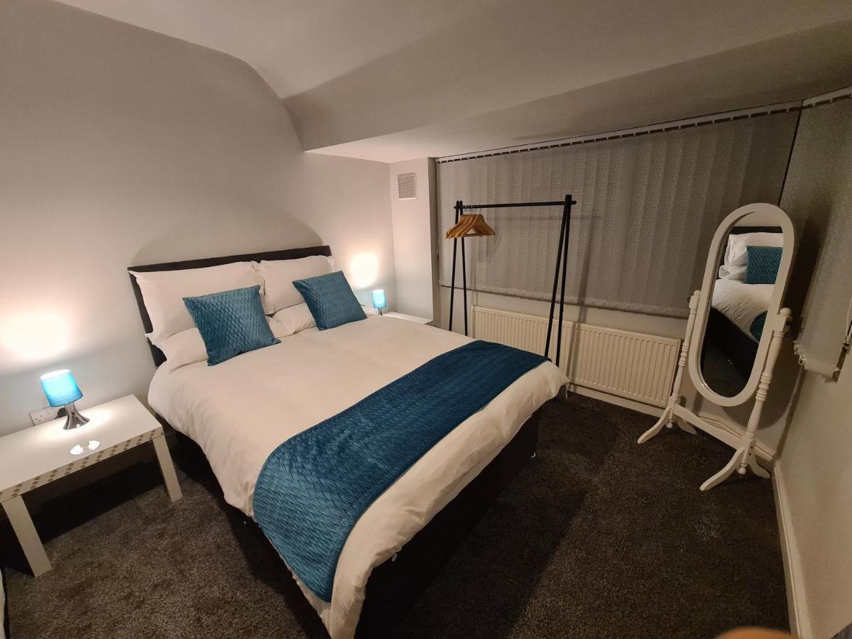 Whole House - 4 Bedrooms - Parking - Sleeps 8 伯明翰 外观 照片
